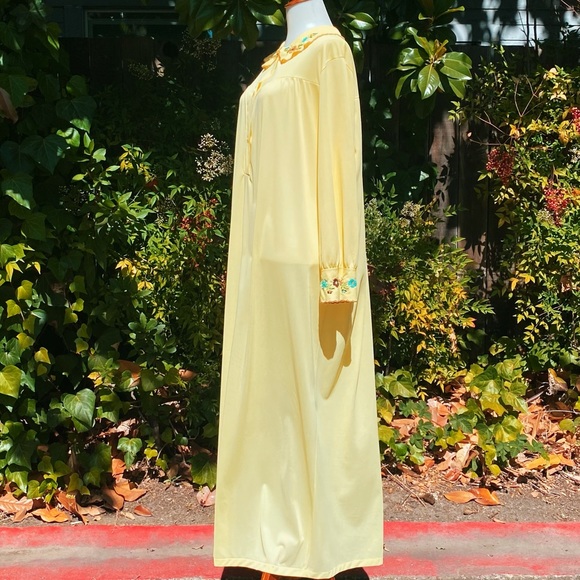 1970s Sears Embroidered Floral Nylon Nightgown - Picture 3 of 9